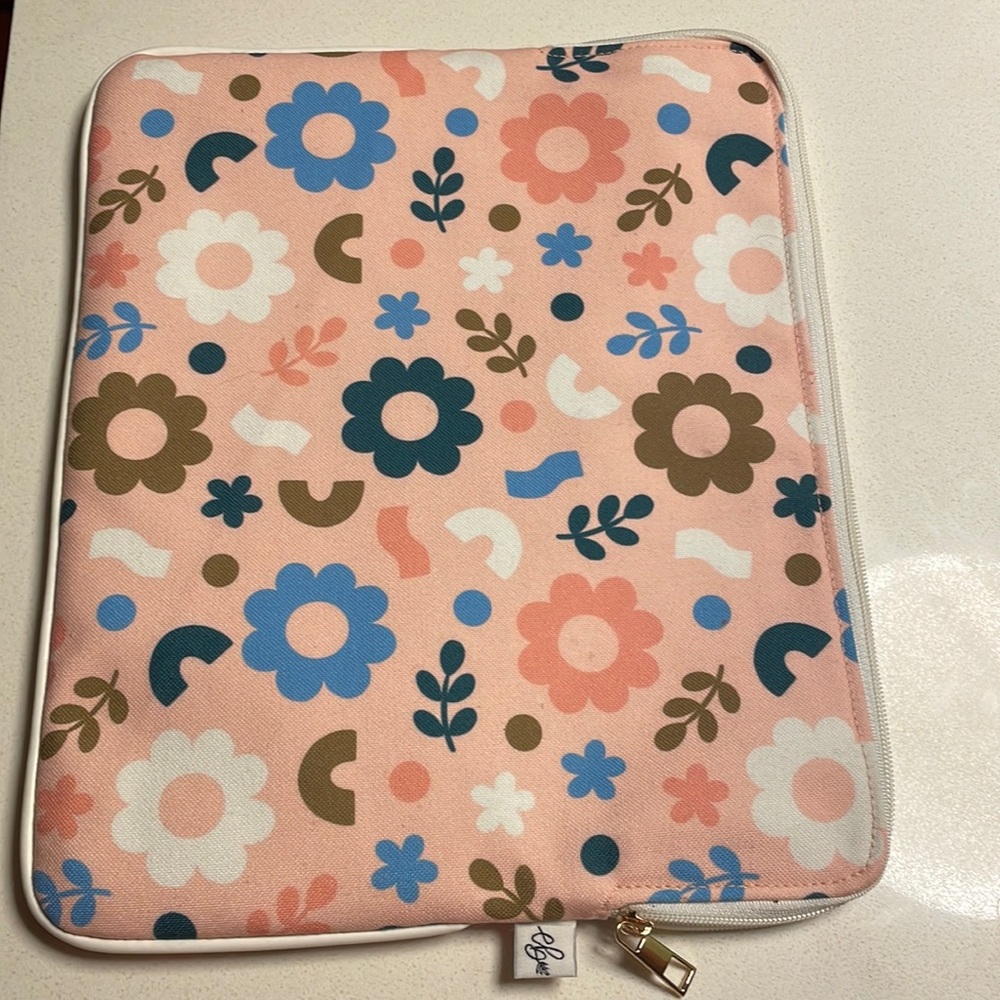 Laptop Case - Pink Flowers - 16 inch diagonal